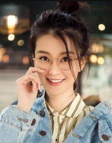 爆料杨紫抽烟视频大全最新,娱乐圈新动向引发热议  第3张 爆料杨紫抽烟视频大全最新,娱乐圈新动向引发热议  第3张