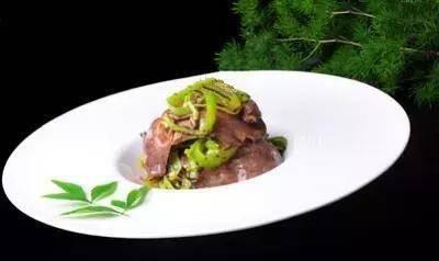 精椒爆料牛肉粒怎么做视频,家常美味轻松学  第3张 精椒爆料牛肉粒怎么做视频,家常美味轻松学  第3张