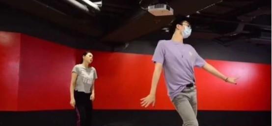 哈利衣服爆料视频播放在线观看,独家揭秘!在线观看不容错过  第3张 哈利衣服爆料视频播放在线观看,独家揭秘!在线观看不容错过  第3张