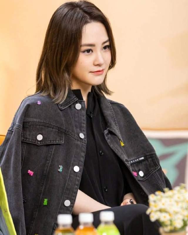 娱乐圈吃瓜打牌的女明星,娱乐圈女明星的吃瓜日常  第2张 娱乐圈吃瓜打牌的女明星,娱乐圈女明星的吃瓜日常  第2张